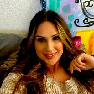 Meet your Posher, Olivia